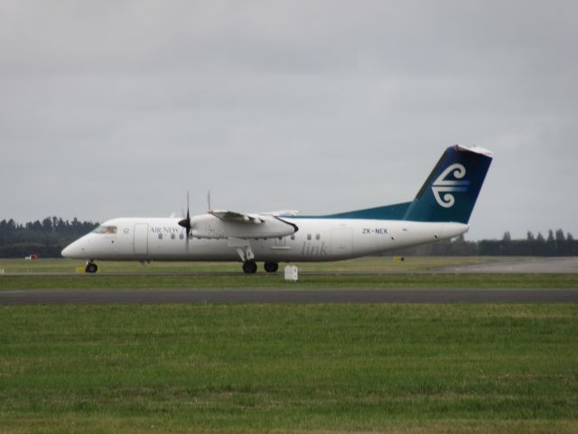 de Havilland Dash 8-300 (ZK-NEK) - This is a Q300 taxiing to runway 02.