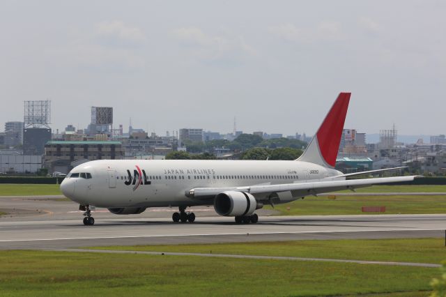 BOEING 767-300 (JA8987)