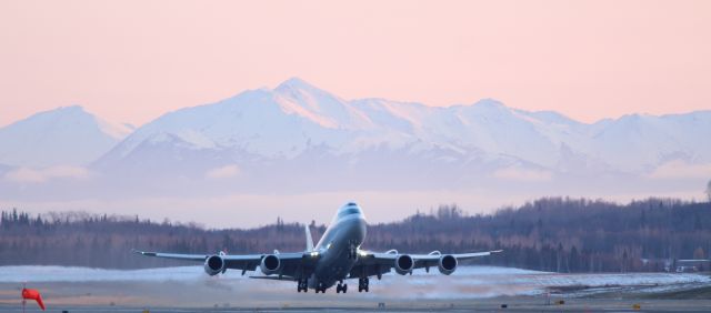 BOEING 747-8 (B-LJL)