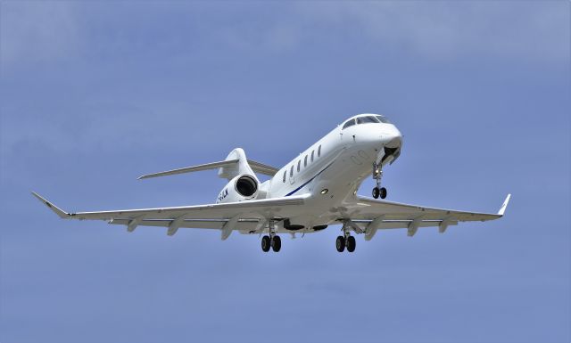 Canadair Challenger 350 (C-GJLN)