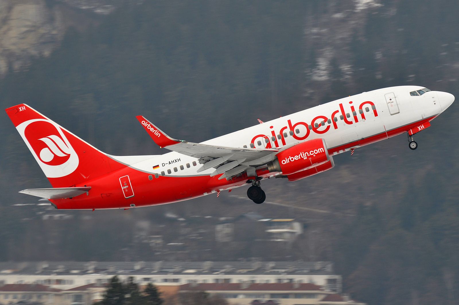 Boeing 737-700 (D-AHXH)