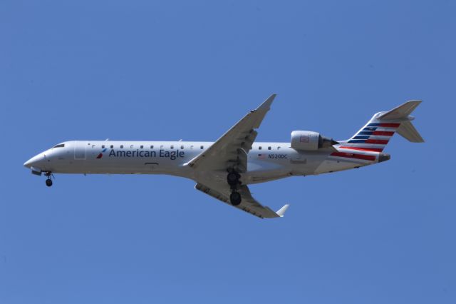 Canadair Regional Jet CRJ-700 (N520DC)