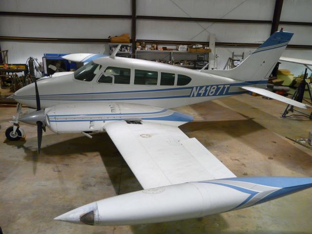 Cessna Executive Skyknight (N4187T)