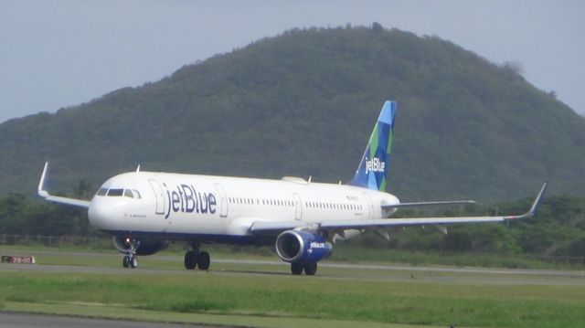 Airbus A321 (N961JT)
