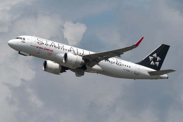 Airbus A320 (VT-EXO) - Departing CSMIA on a cloudy day as AI921 to Riyadh.  This aircraft was newly delivered to Air India on 20 Nov 2018 and carries Star Alliance colors.