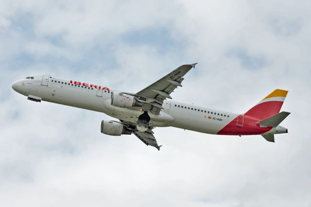 Airbus A321 (EC-HUH)