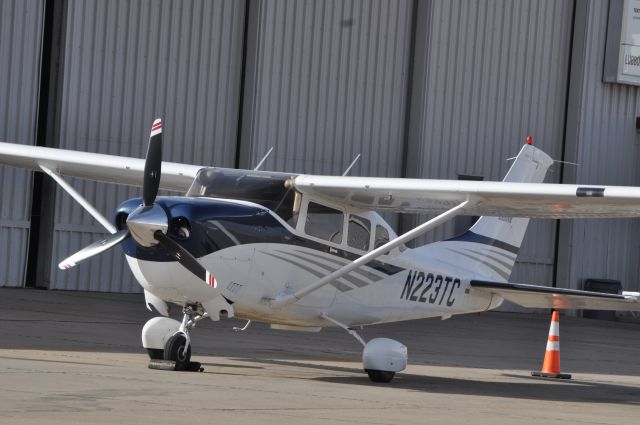 Cessna Skylane (N223TC)