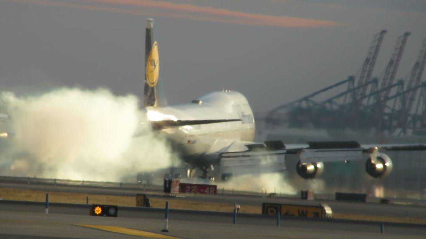 Boeing 747-400 (D-ABTH)