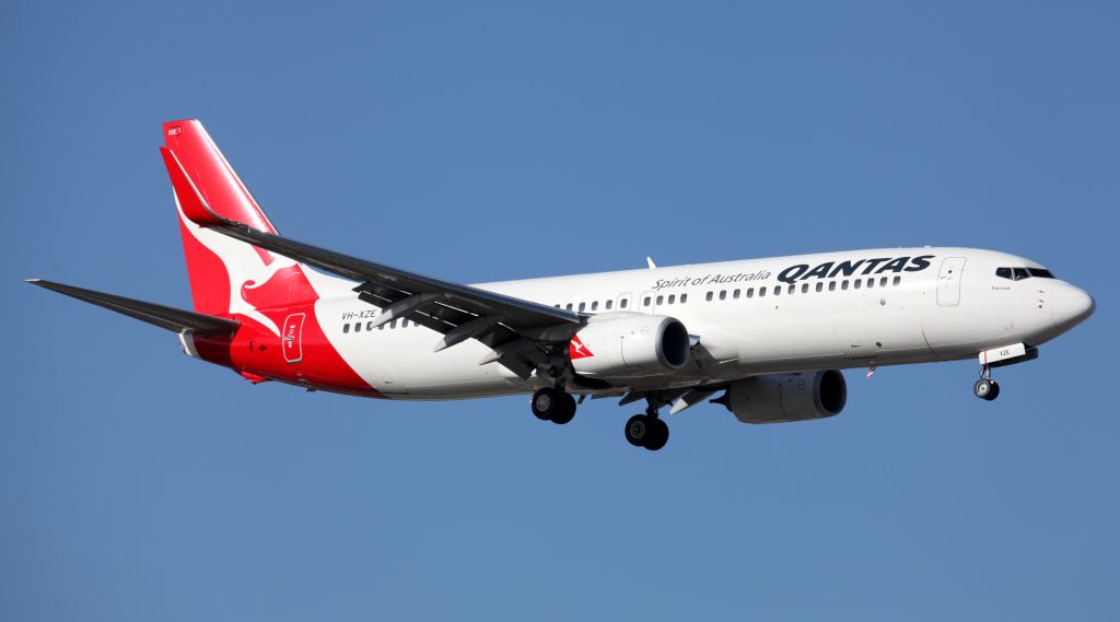 Boeing 737-800 (VH-XZE) - Pine Creek On Final To 16R