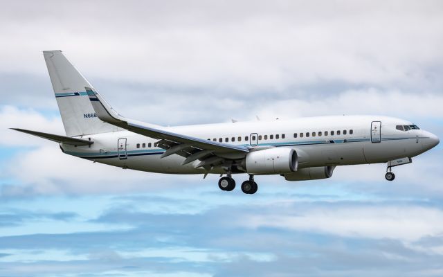 Boeing 737-700 (N668CP)