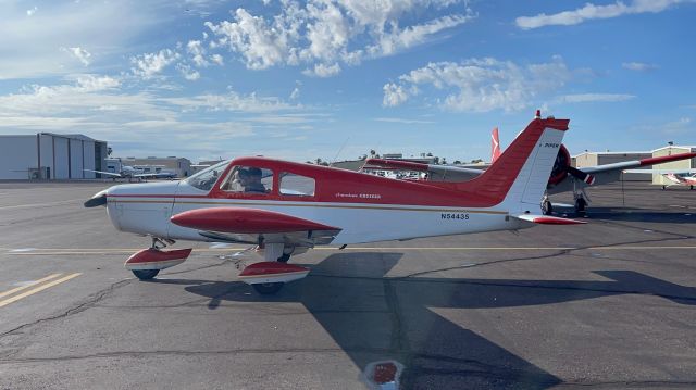 Piper Cherokee (N54435)