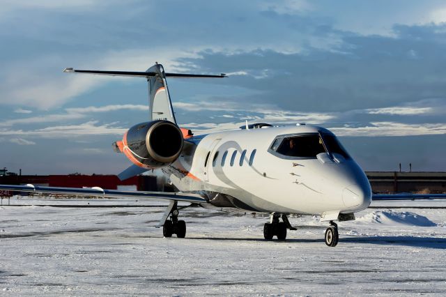 Learjet 60 (N220MD) - Visiting CYHU on November 13, 2019