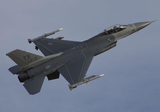 Lockheed F-16 Fighting Falcon (86-0216) - A member of the 457th Fighter Squadron pulls breaking hard and low for the cameras spotting at NAS/JRB Fort Worth, after a local sortie (Please view in "full" for highest image quality)