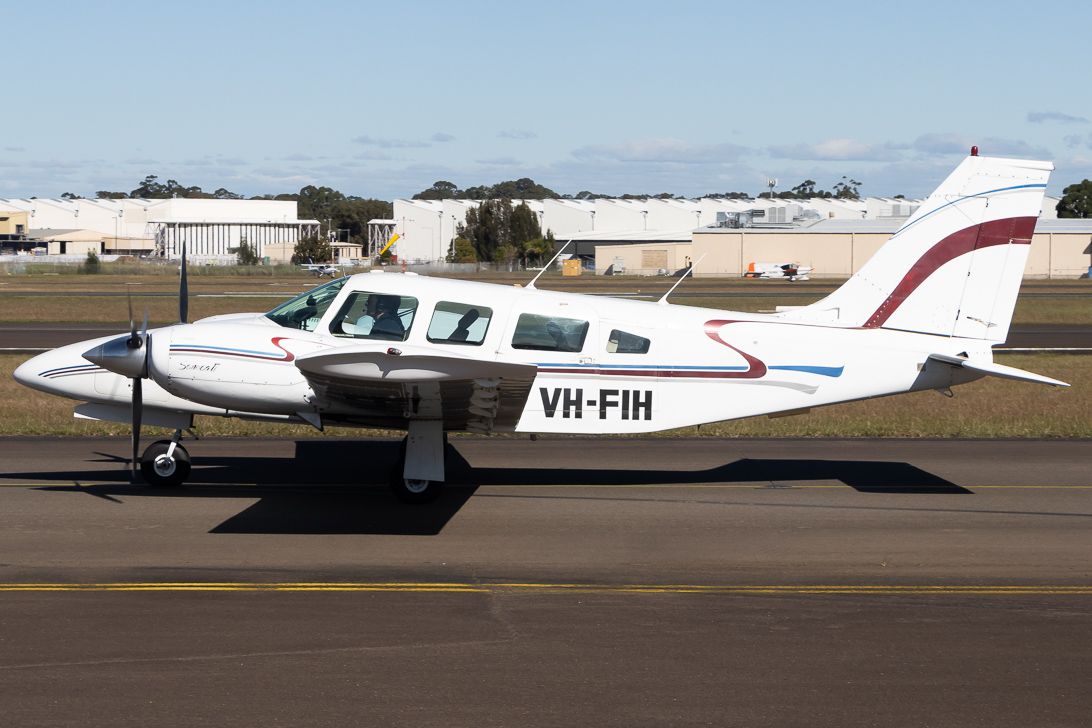 Piper Seneca (VH-FIH)