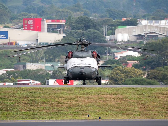 Sikorsky S-70 (FAC4108)