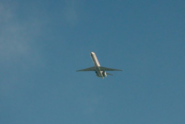 McDonnell Douglas MD-80 —