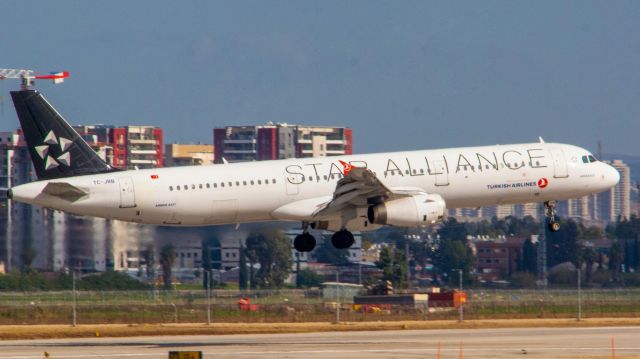 Airbus A321 (TC-JRB) - landing on runway 12 in TLV after a short hop from IST