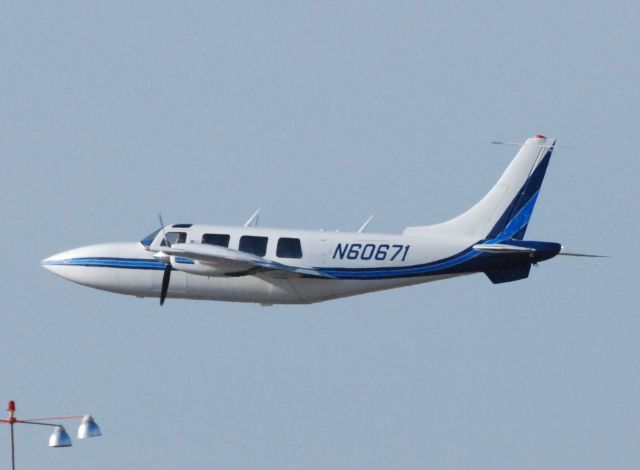 Piper Aerostar (N60671)