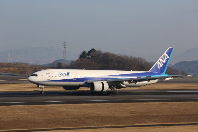 Boeing 777-200 (JA702A)