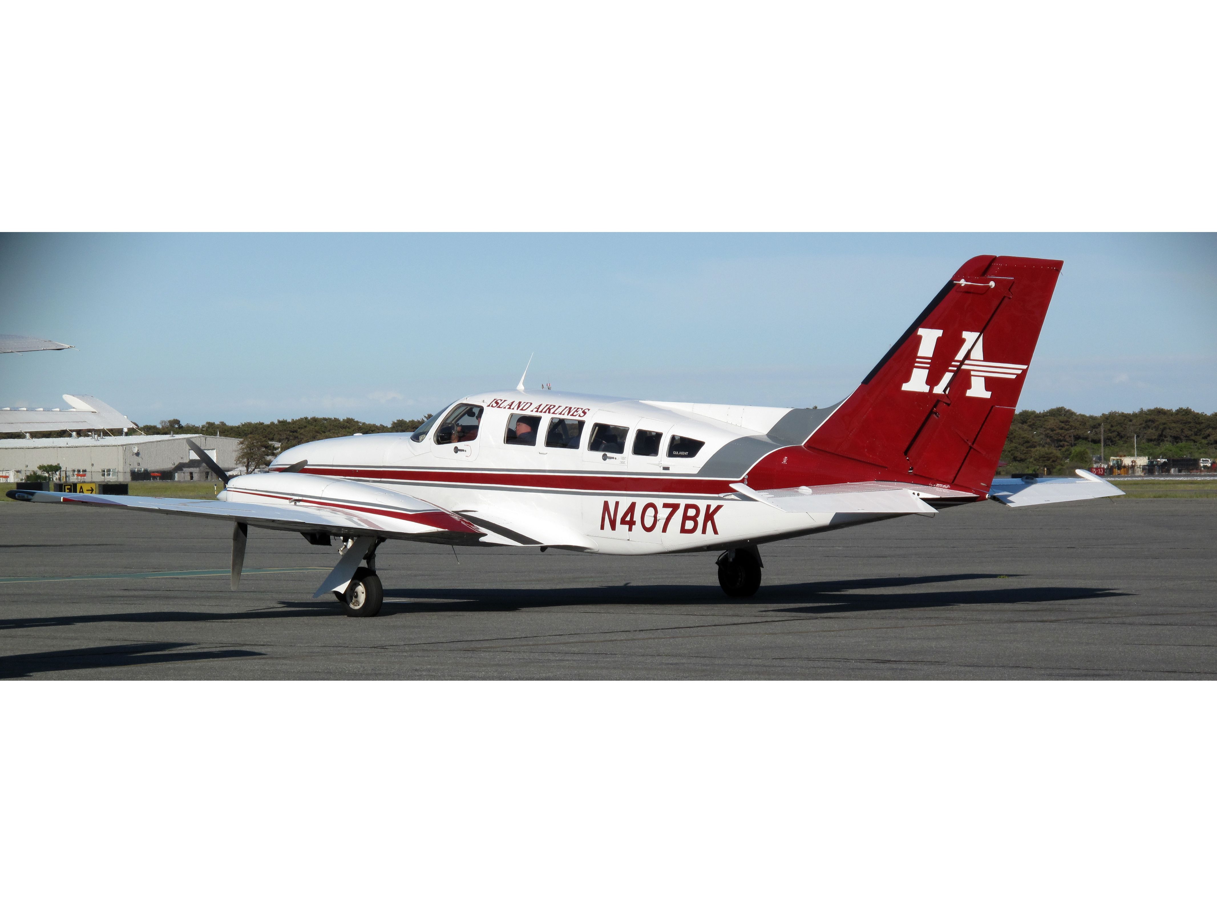 Cessna 402 (N407BK)