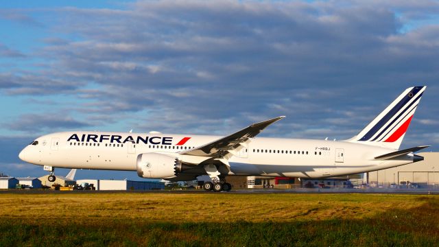 Boeing 787-9 Dreamliner (F-HRBJ) - BOE338 landing on Rwy 34L to complete a flight test on 7.17.20. (ln 1013 / cn 42497).