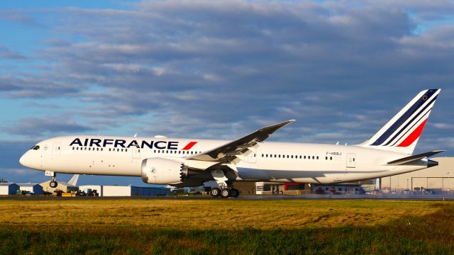 Boeing 787-9 Dreamliner (F-HRBJ) - BOE338 landing on Rwy 34L to complete a flight test on 7.17.20. (ln 1013 / cn 42497).