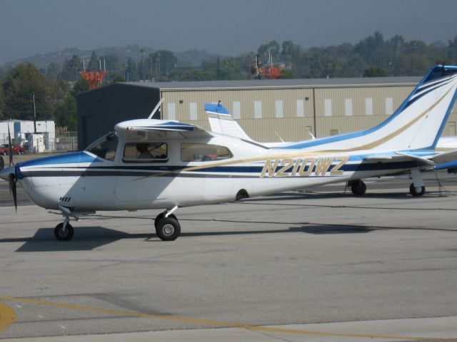 Cessna Centurion (N210WZ) - Taxiing at Fullerton