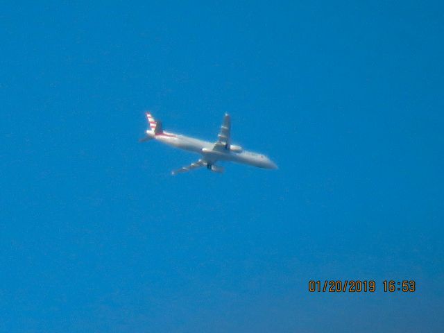 Airbus A321 (N974UY)