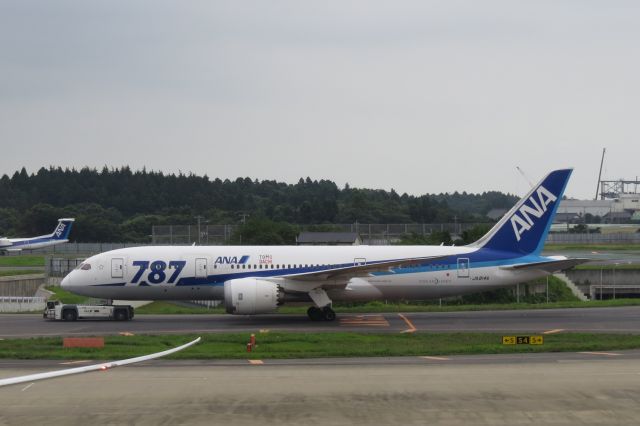 Boeing 787-8 (JA814A)