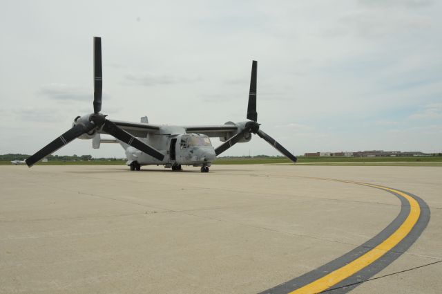 Bell V-22 Osprey — - USMC Osprey in Owatonna, MN for fuel and short visit.