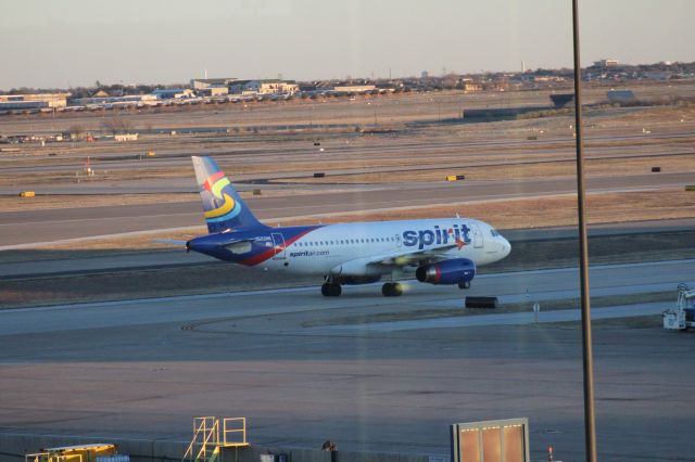 Airbus A319 (N502NK) - 013013 taxiing in to Term E