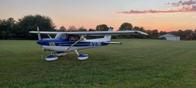 Cessna 152 (N757NG)