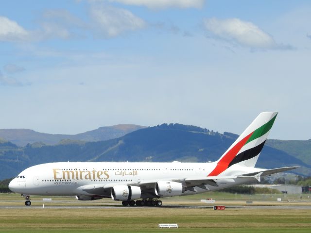 Airbus A380-800 (A6-EUH)