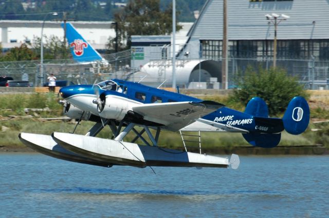 Piper Cheyenne 400 (C-GGGF) - Beech 18(3NM)Take off from the Fraser River