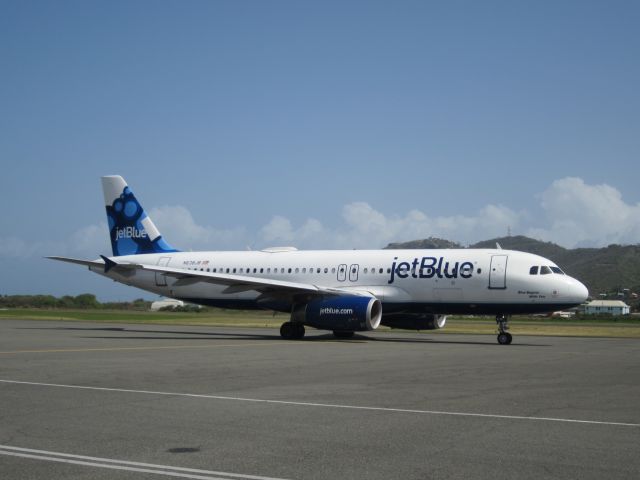 Airbus A320 (N638JB)