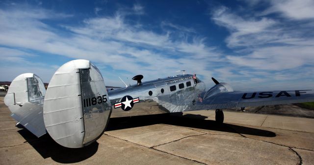 Beechcraft 18 (N213DE)