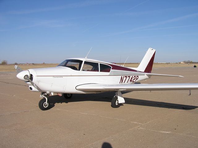 Piper PA-24 Comanche (N7742P)