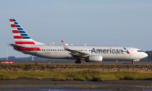 Boeing 737-800 (N335PH)