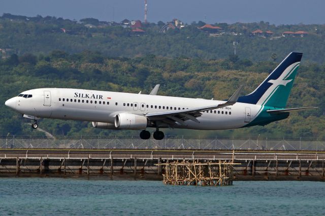 Boeing 737-800 (9V-MGH)