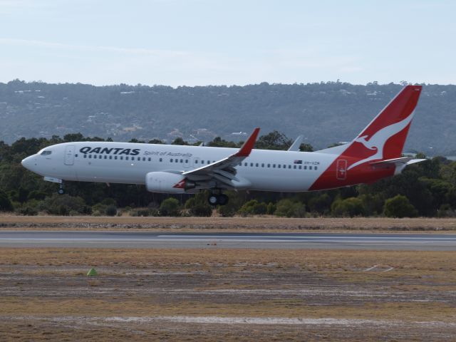 Boeing 737-800 (VH-VZW) - VH-VZW / QFA1074 YBRM-YPPH-2012 Rwy03