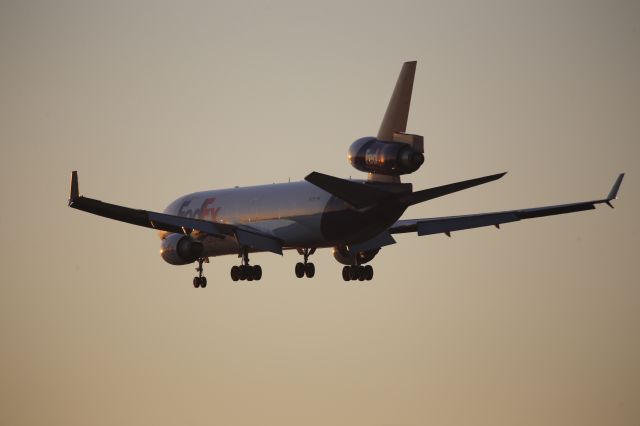 Boeing MD-11 (N573FE)