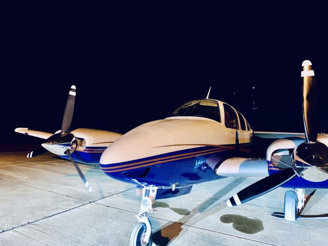 Beechcraft 55 Baron (N553W)