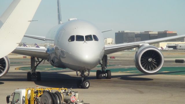 Boeing 787-8 (N811AB) - Parking at 48B | Taken on 07/22/2016