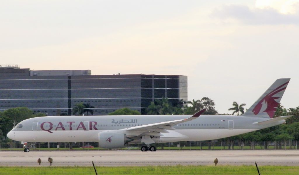 Airbus A350-900 (A7-ALI)