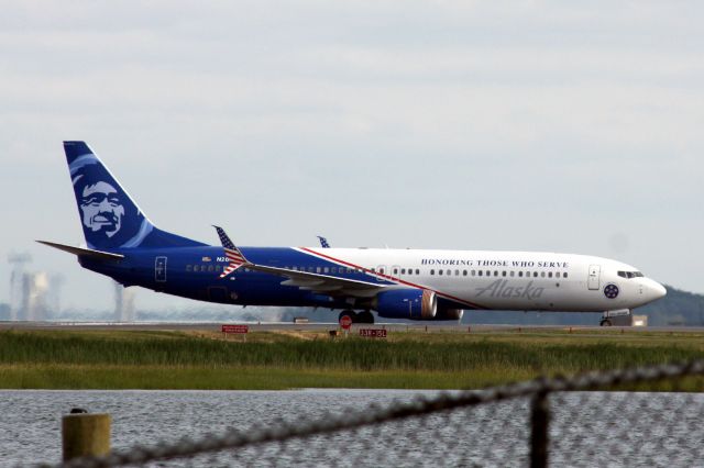 Boeing 737-900 (N265AK)