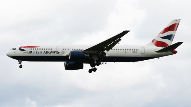 BOEING 767-300 (G-BZHC)