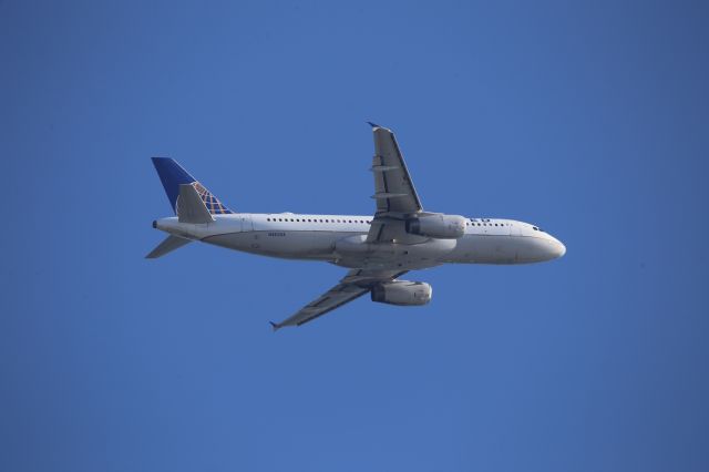 Airbus A320 (N463UA)