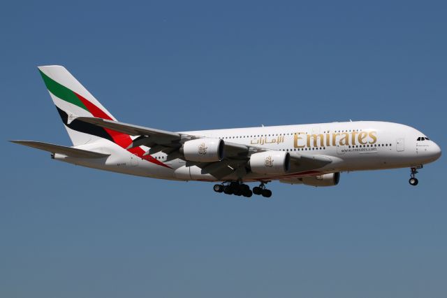 Airbus A380-800 (A6-EOB)