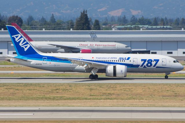 Boeing 787-8 (JA823A)