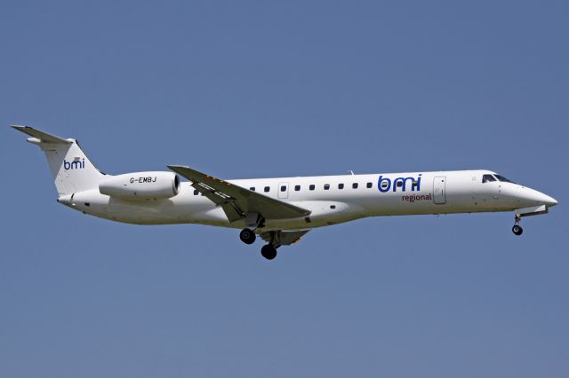 Embraer ERJ-145 (G-EMBJ)